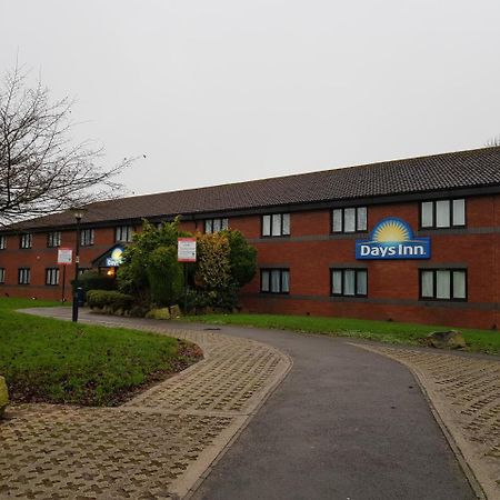 Days Inn Hotel Membury Lambourn Экстерьер фото