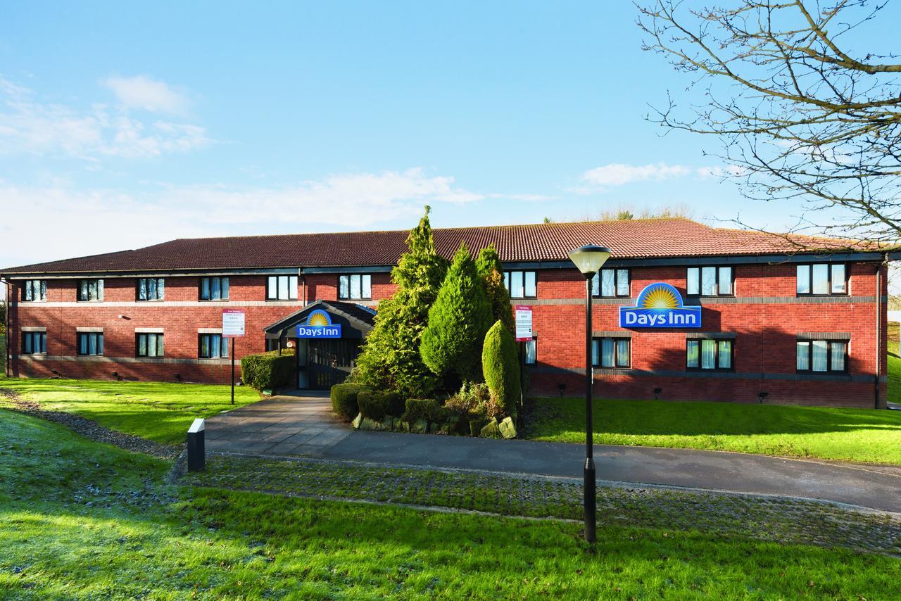 Days Inn Hotel Membury Lambourn Экстерьер фото