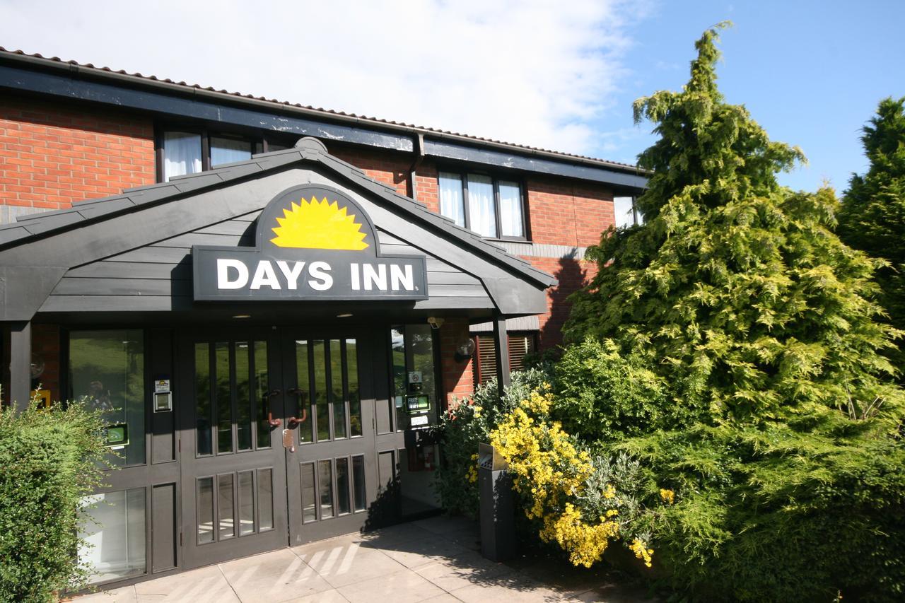 Days Inn Hotel Membury Lambourn Экстерьер фото