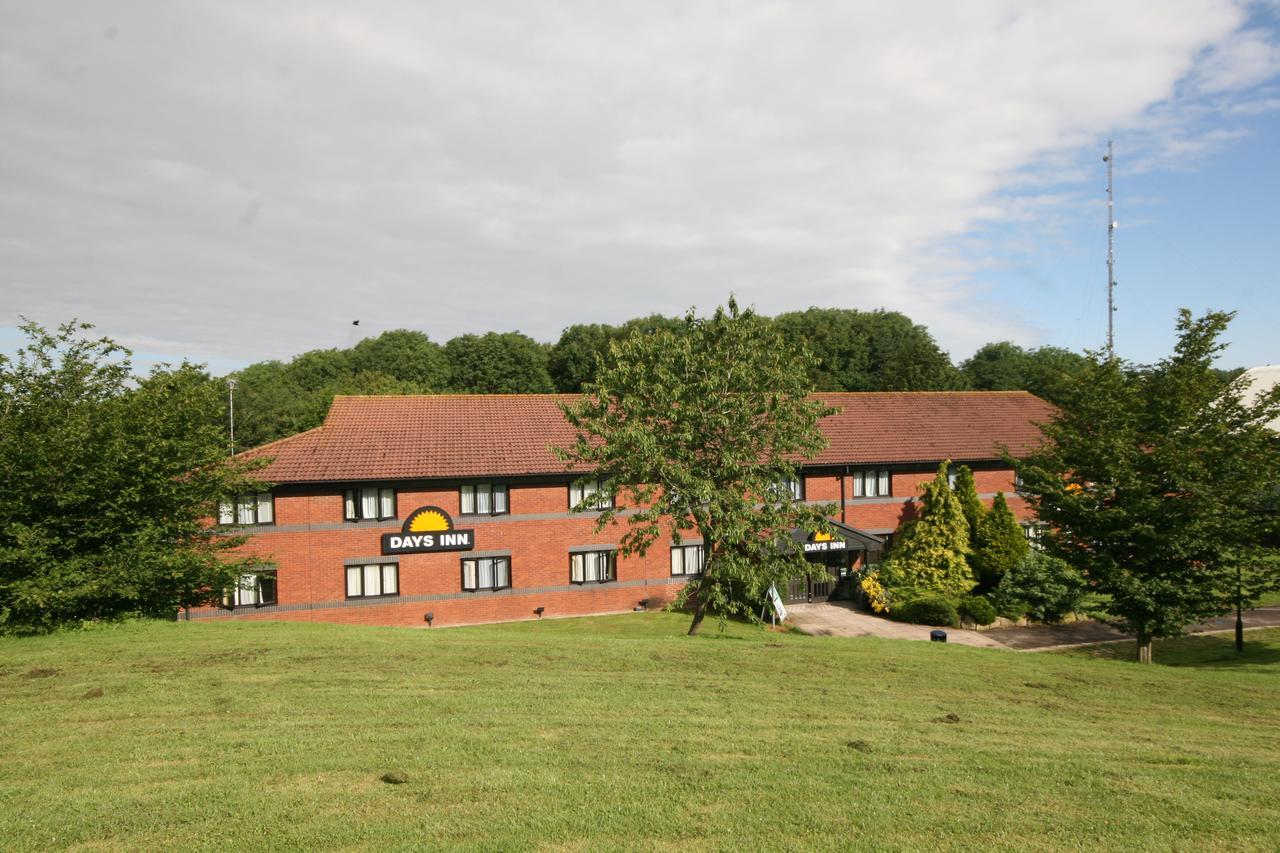 Days Inn Hotel Membury Lambourn Экстерьер фото